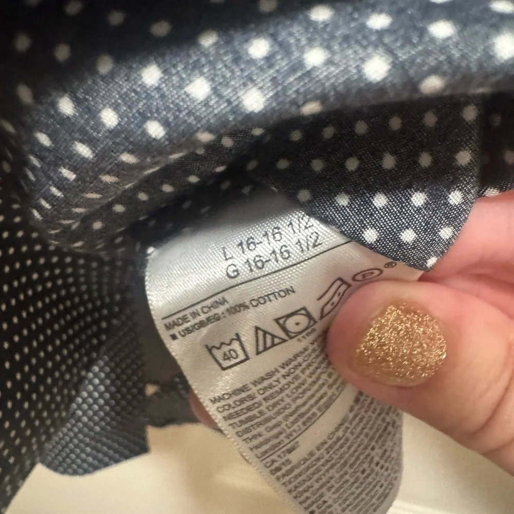 Banana Republic Men’s Polkadot Buttondown
